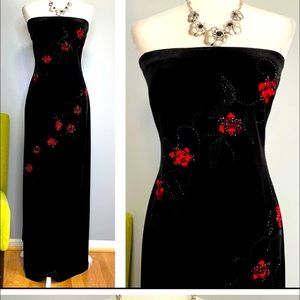 JS Boutique Black Velvet Beaded Floral Strapless Formal Gown Dress 12